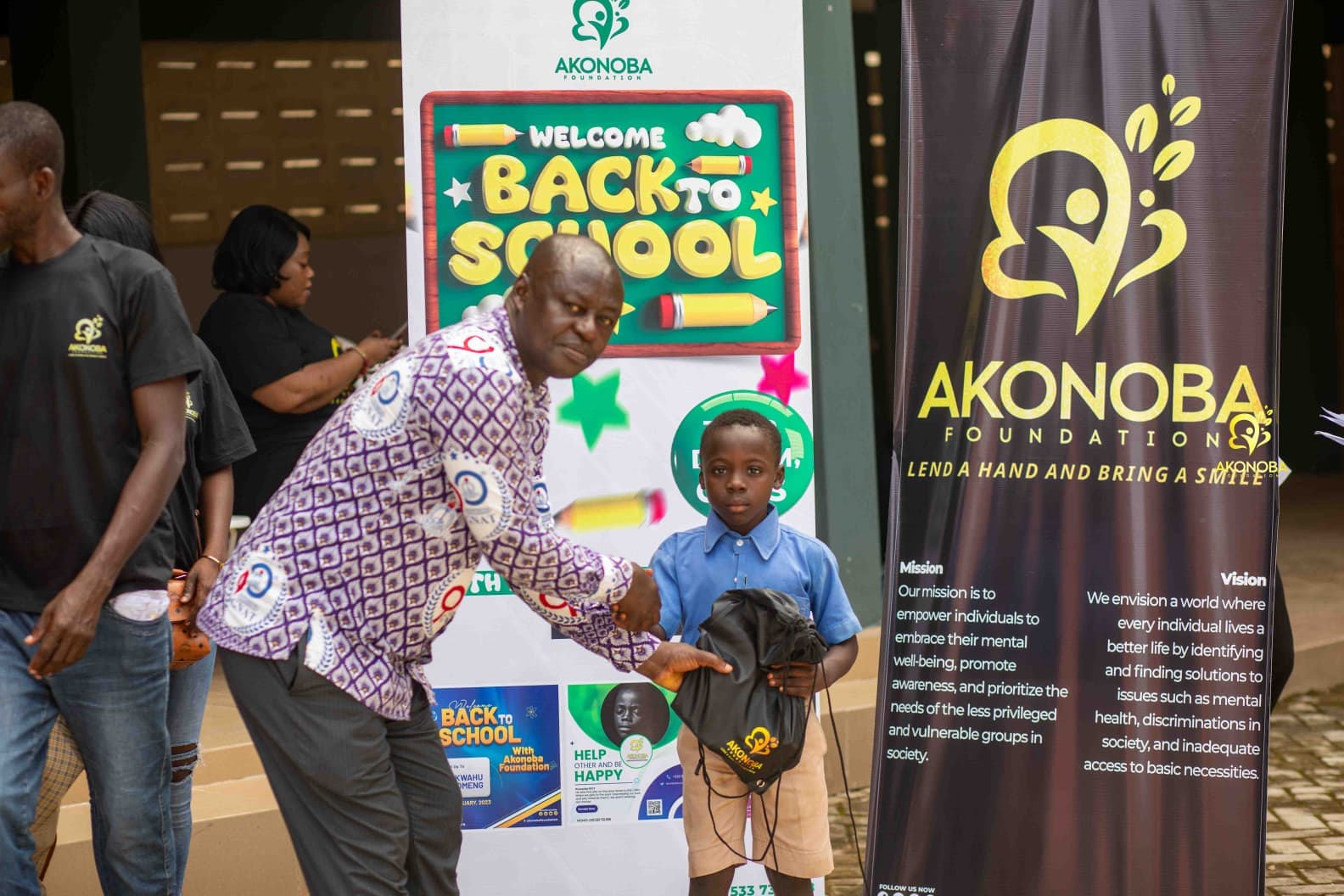 Obomeng-Kwahu Back-to-School Donation — photograph 4 of 30.