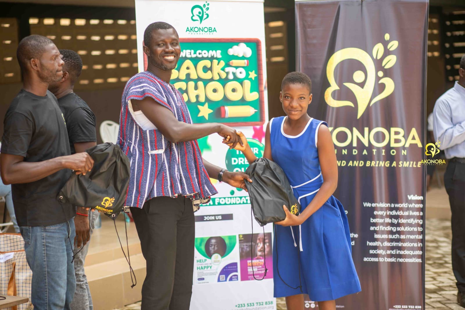 Obomeng-Kwahu Back-to-School Donation — photograph 6 of 30.