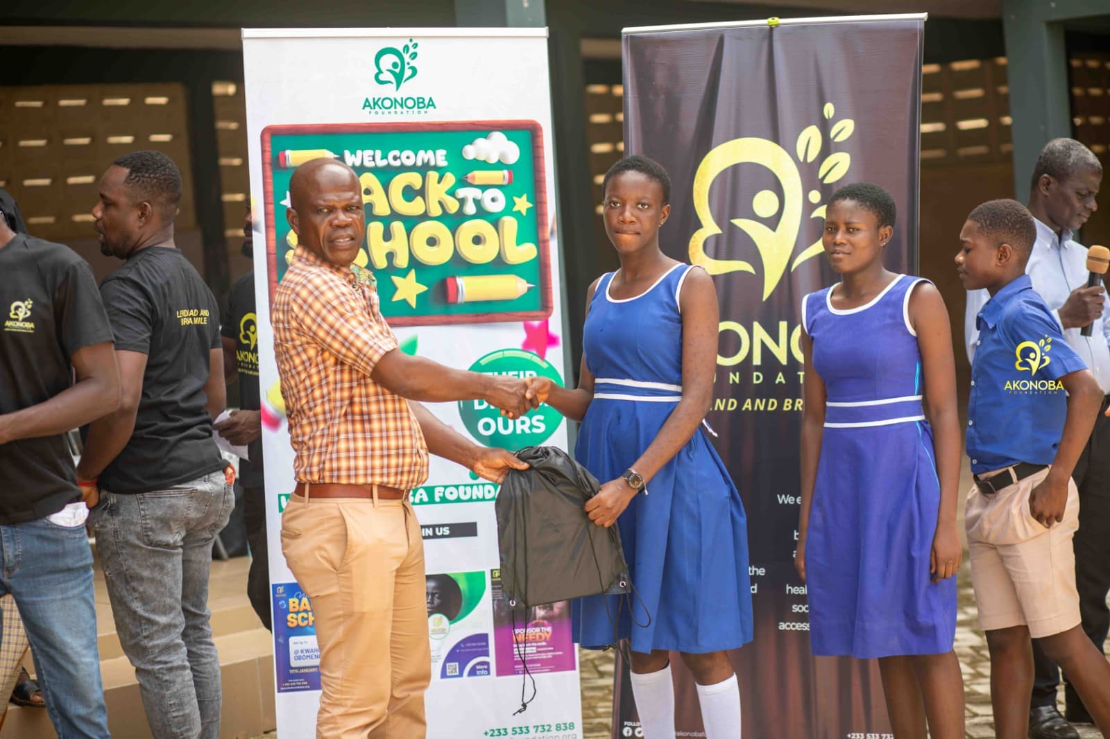 Obomeng-Kwahu Back-to-School Donation — photograph 8 of 30.
