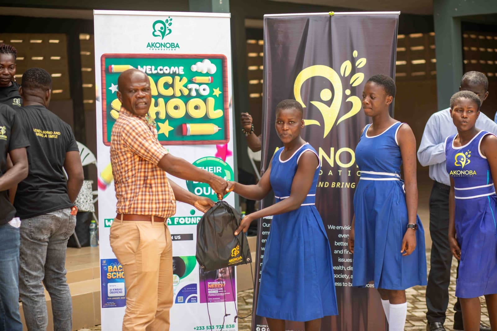 Obomeng-Kwahu Back-to-School Donation — photograph 10 of 30.