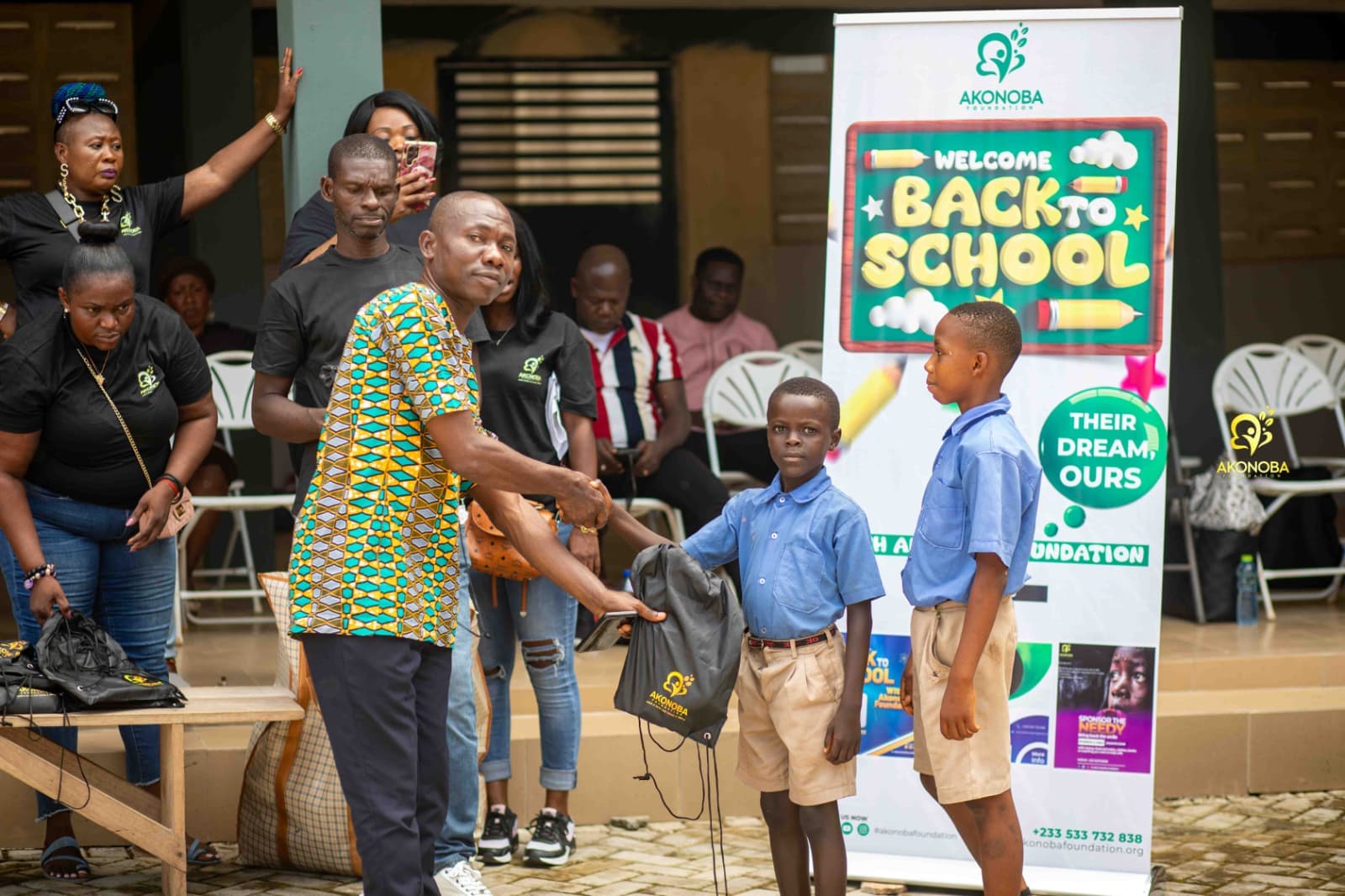 Obomeng-Kwahu Back-to-School Donation — photograph 23 of 30.